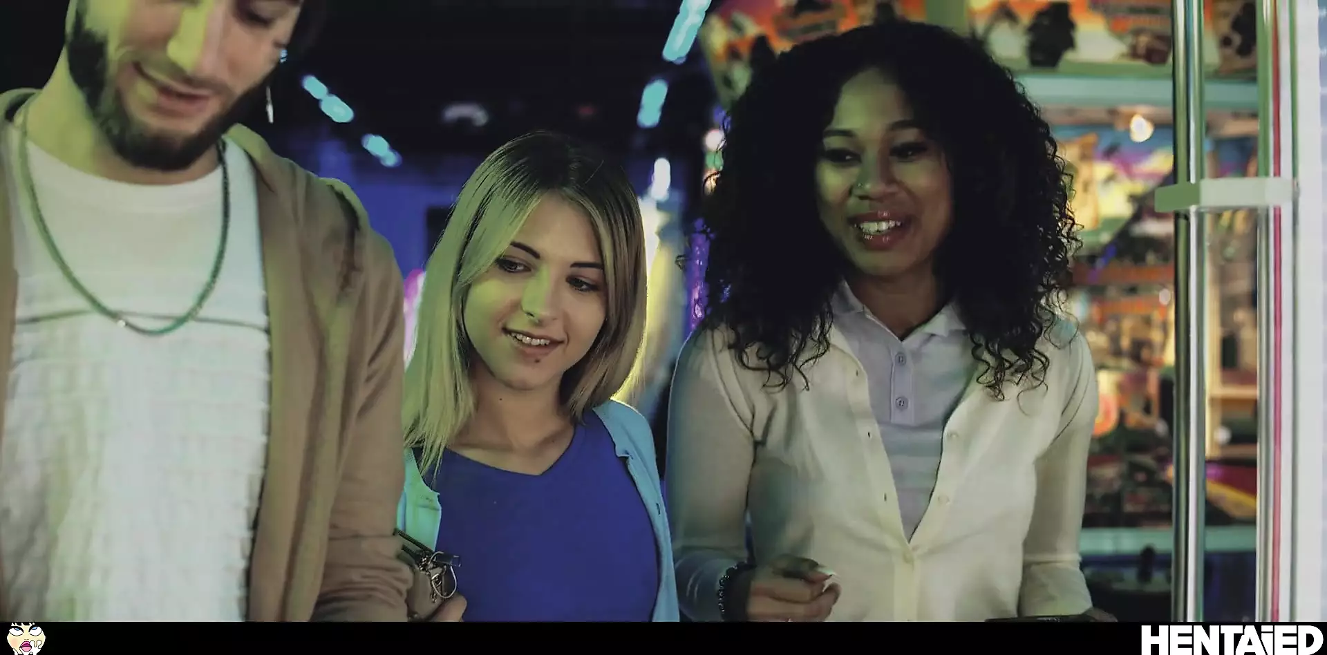 Real Life Hentai - Emma bugg is Fucked by Alien monster at an Amusement Par...